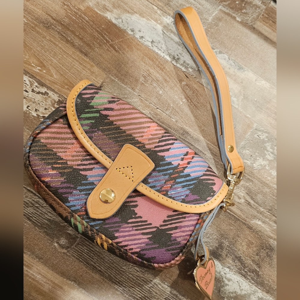 Dooney And Bourke Vintage Wristlet